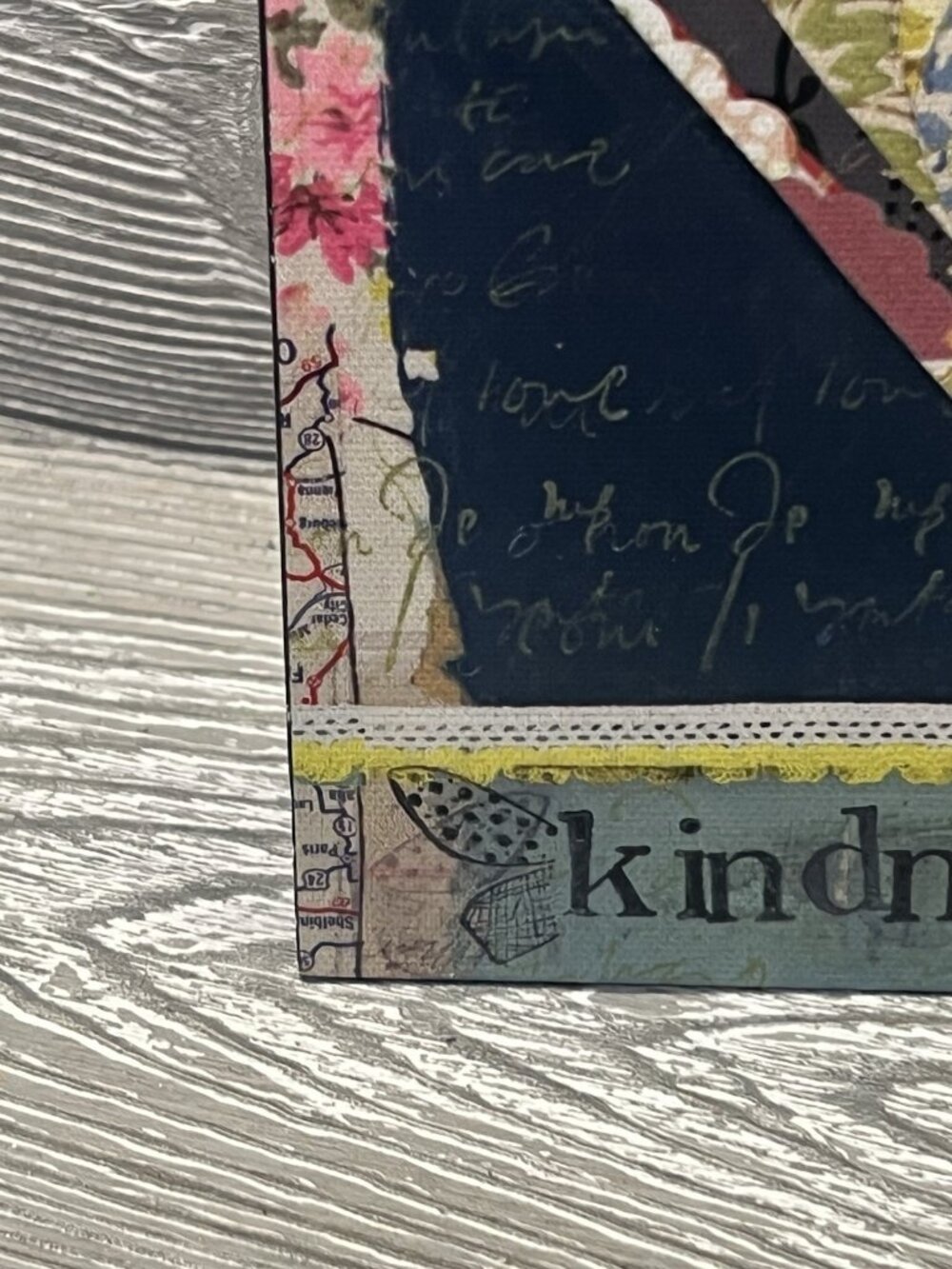 Kelly Rae Roberts Kindness Changes Everything Boho Block Plaque Sign Demdaco 6” - Picture 7 of 9
